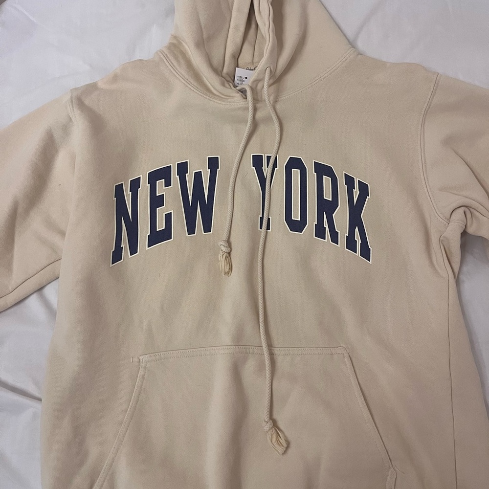 NEVER WORN Brandy Melville/ Pacsun New York hoodie